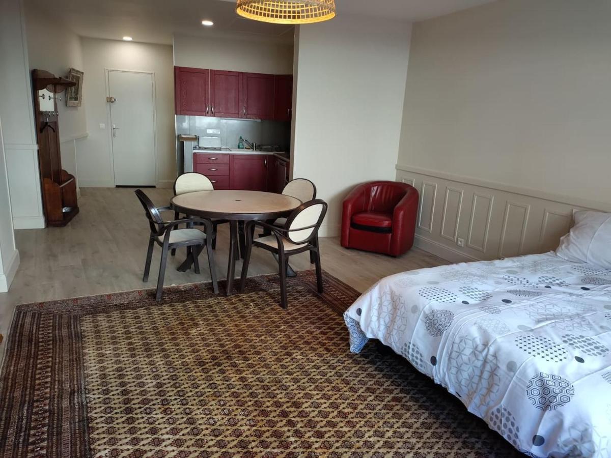 Tres Grand Studio Au Pied Du Plateau D'Angouleme. מראה חיצוני תמונה